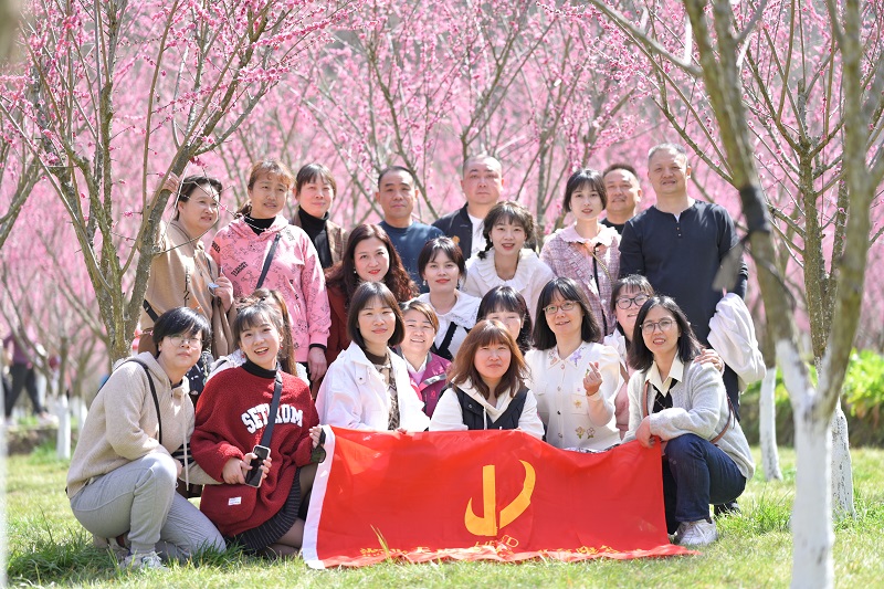 情暖“三八”节，感恩求奋进！(图2)